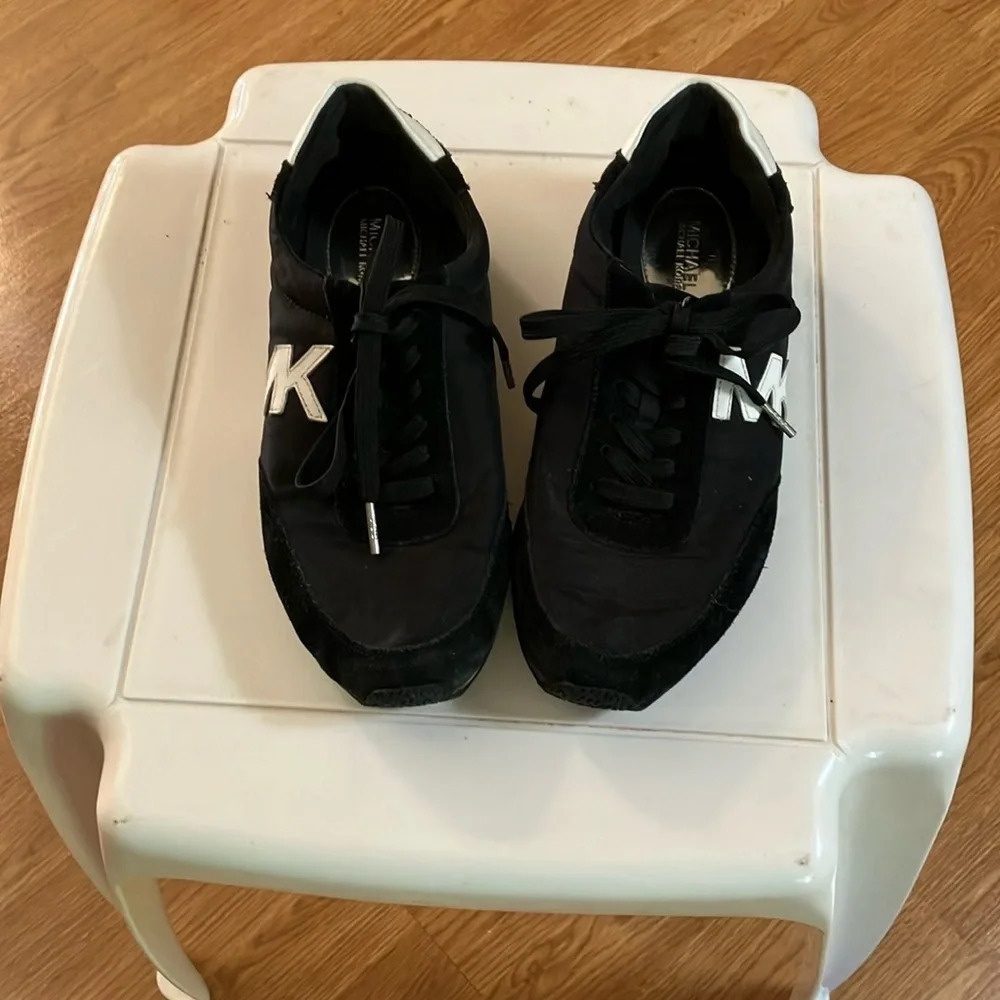 MICHAEL Michael Kors Women’s Black & White Sneaker Training Shoes 8 1/2M